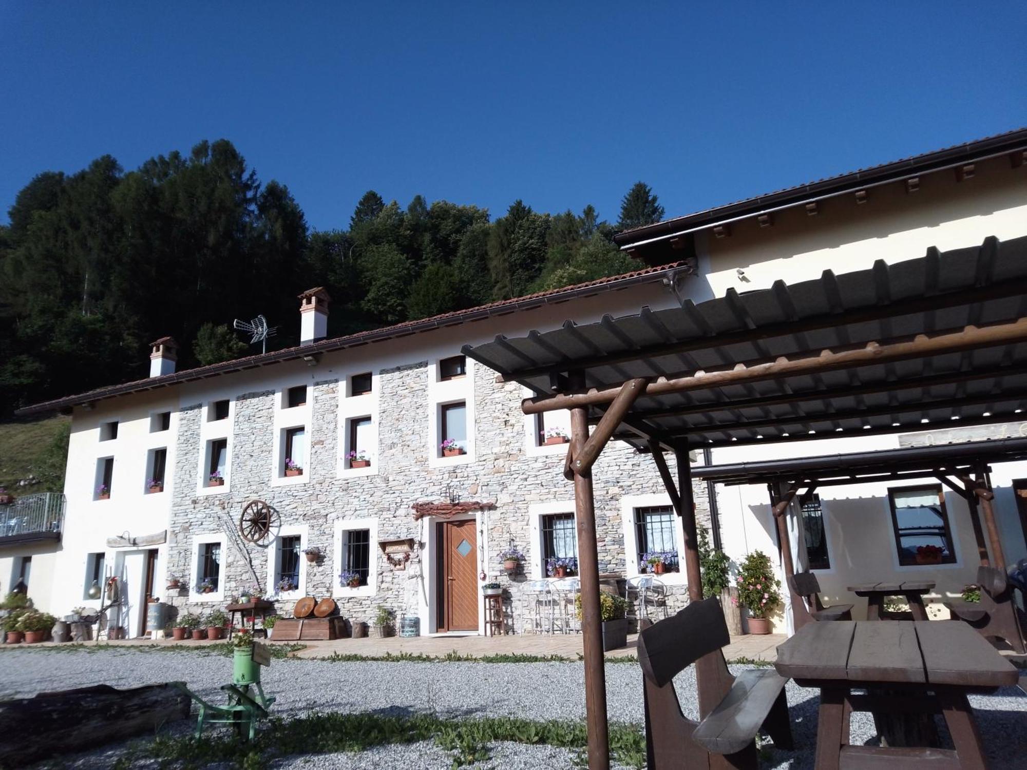 Agriturismo La Casa Nei Boschi Colderu Exterior photo